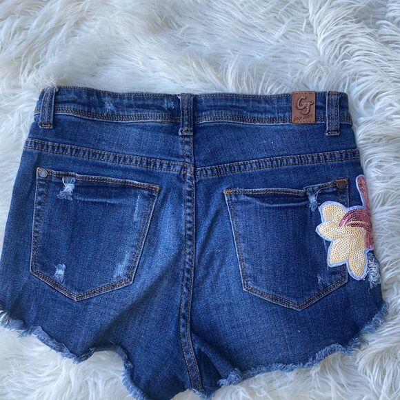 GoGo Jeans USA Embellished Distressed Cut Off Shorts Size 5 - Picture 5 of 10